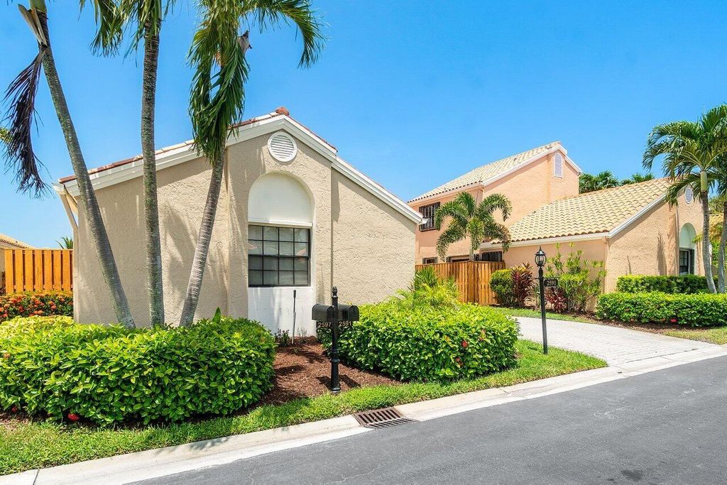 Photo of 2591 La Lique Circle, Palm Beach Gardens, FL 33410 (MLS # R10998853)