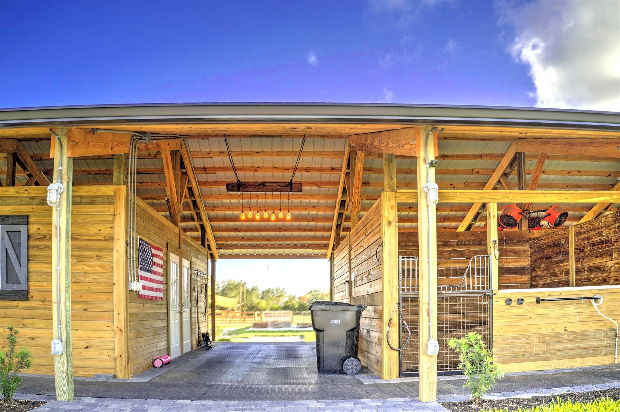 16754 Norris Road Stalls