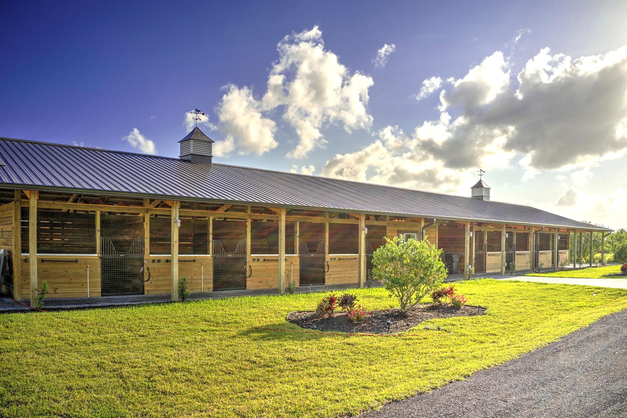 16754 Norris Road Stalls