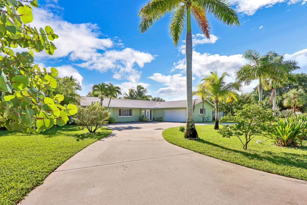 Photo of 11074 Monet Woods Road, Palm Beach Gardens, FL 33410 (MLS # R11109854)