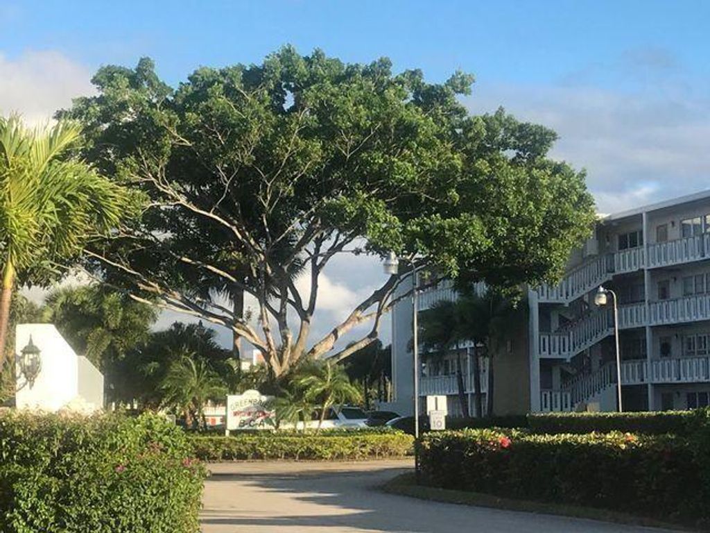 Photo of 111 Greenbrier B, West Palm Beach, FL 33417 (MLS # R10853365)