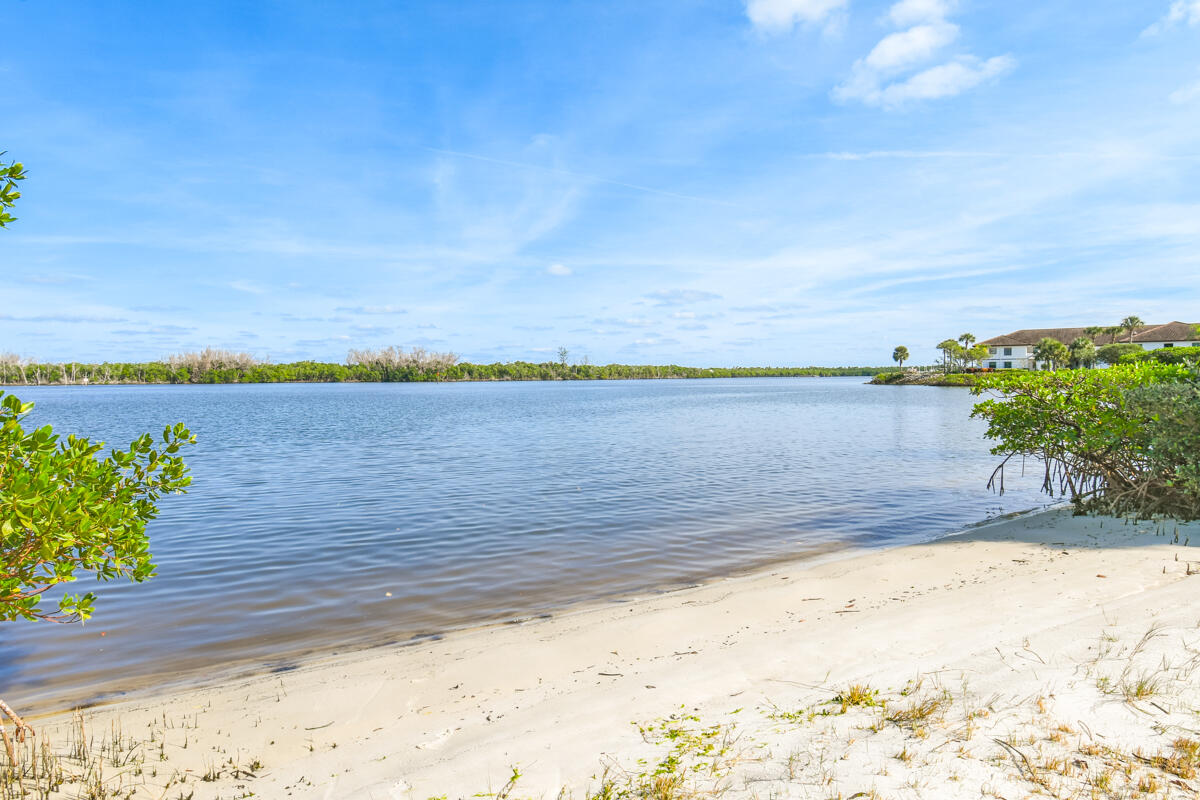 MILES GRANT CONDO - Residential