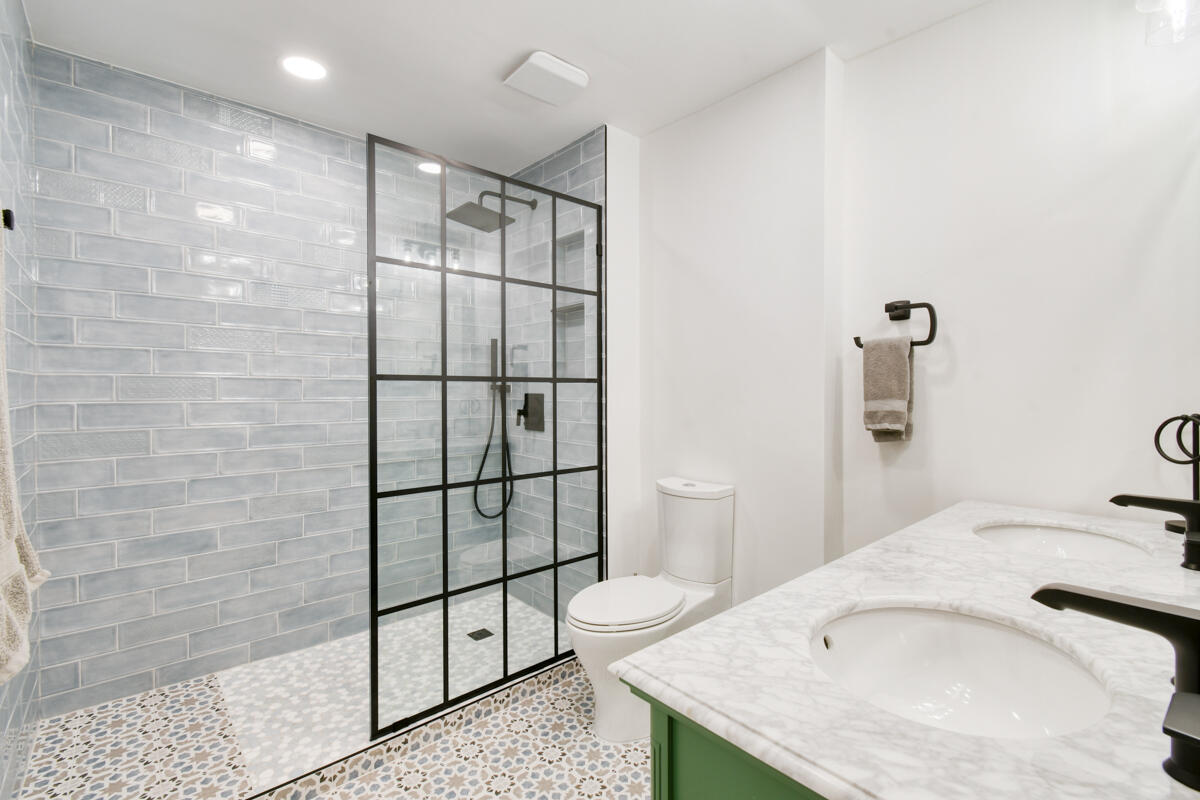 MILES GRANT CONDO - Residential