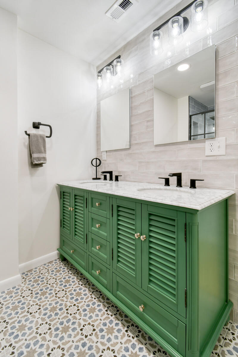 MILES GRANT CONDO - Residential