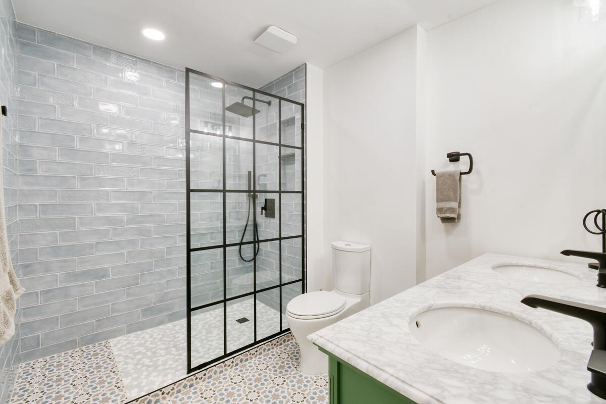 MILES GRANT CONDO - Residential