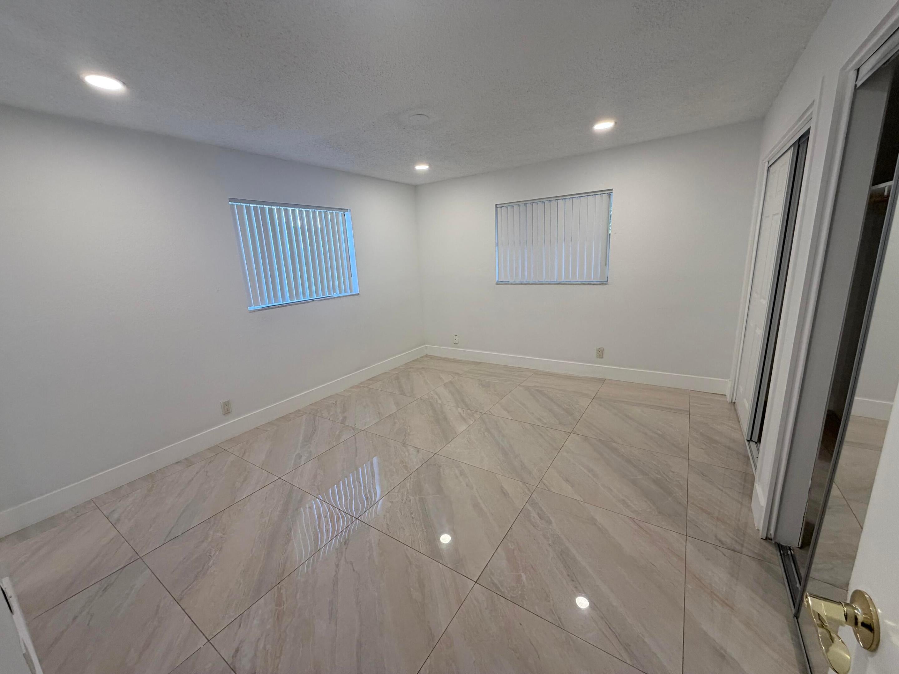 11260 NW 39th Street