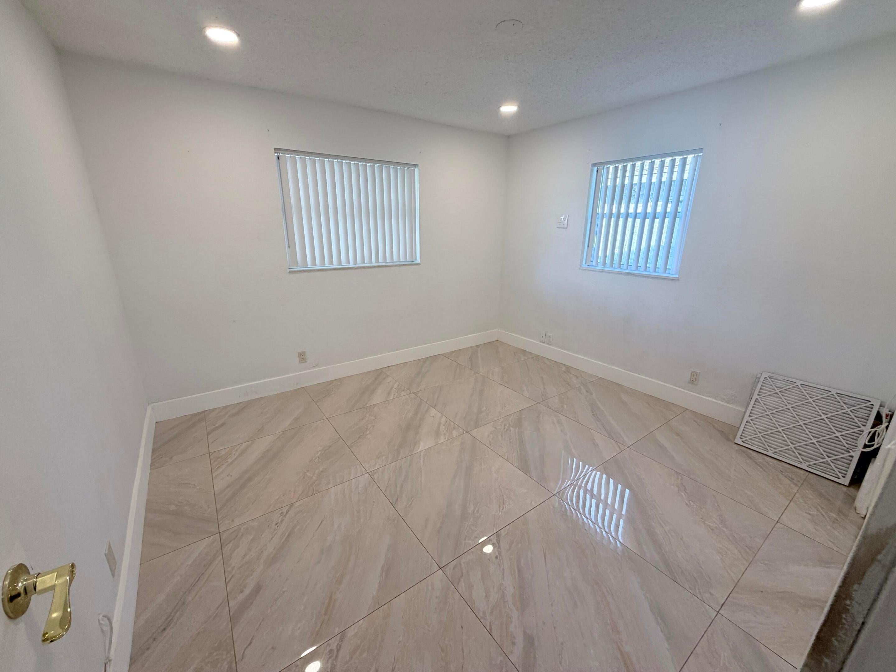 11260 NW 39th Street