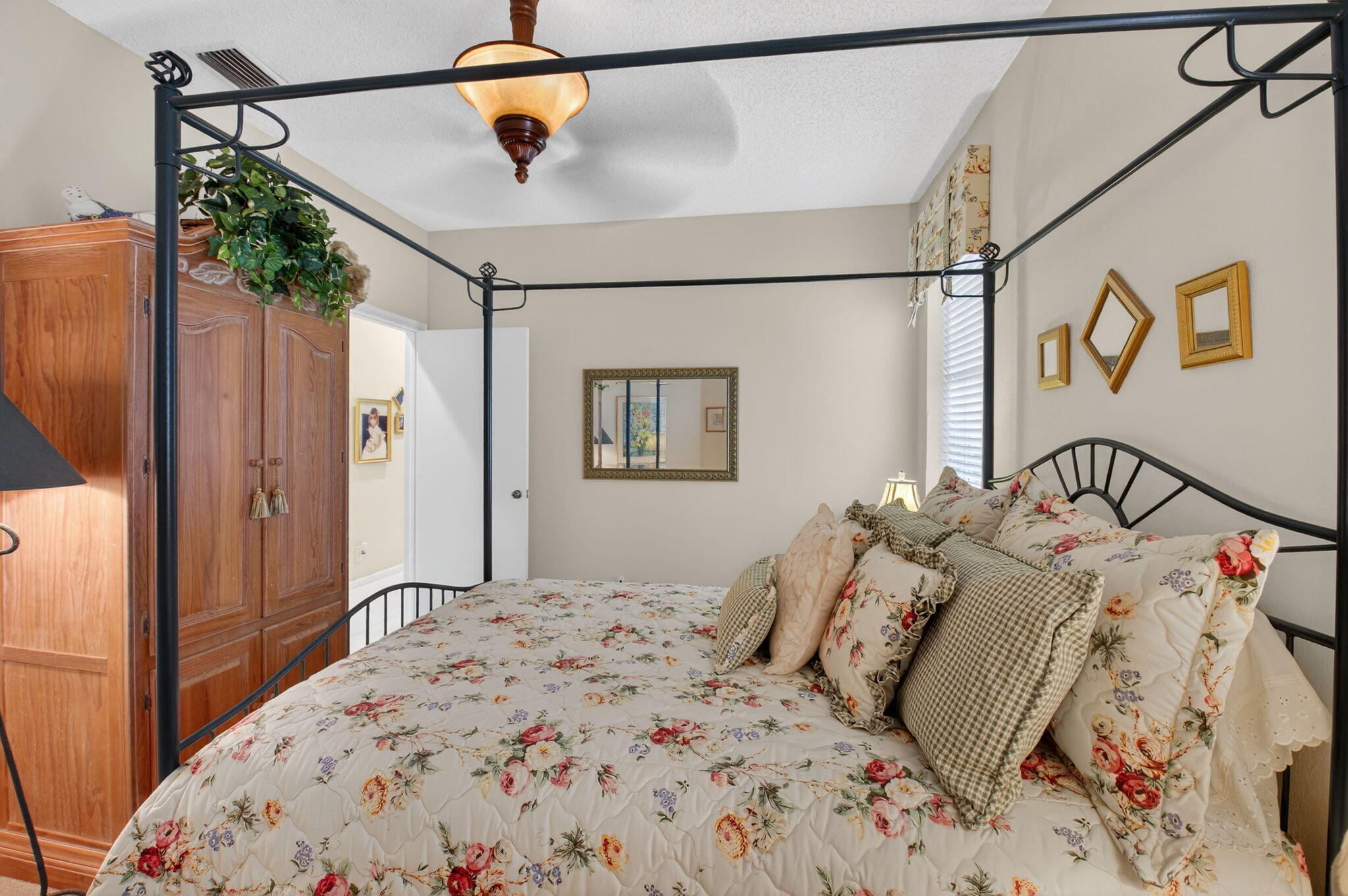 BANYANS - Residential