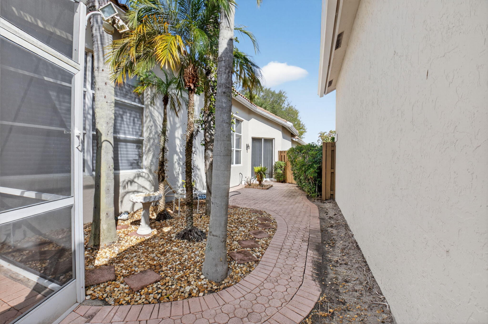 BANYANS - Residential