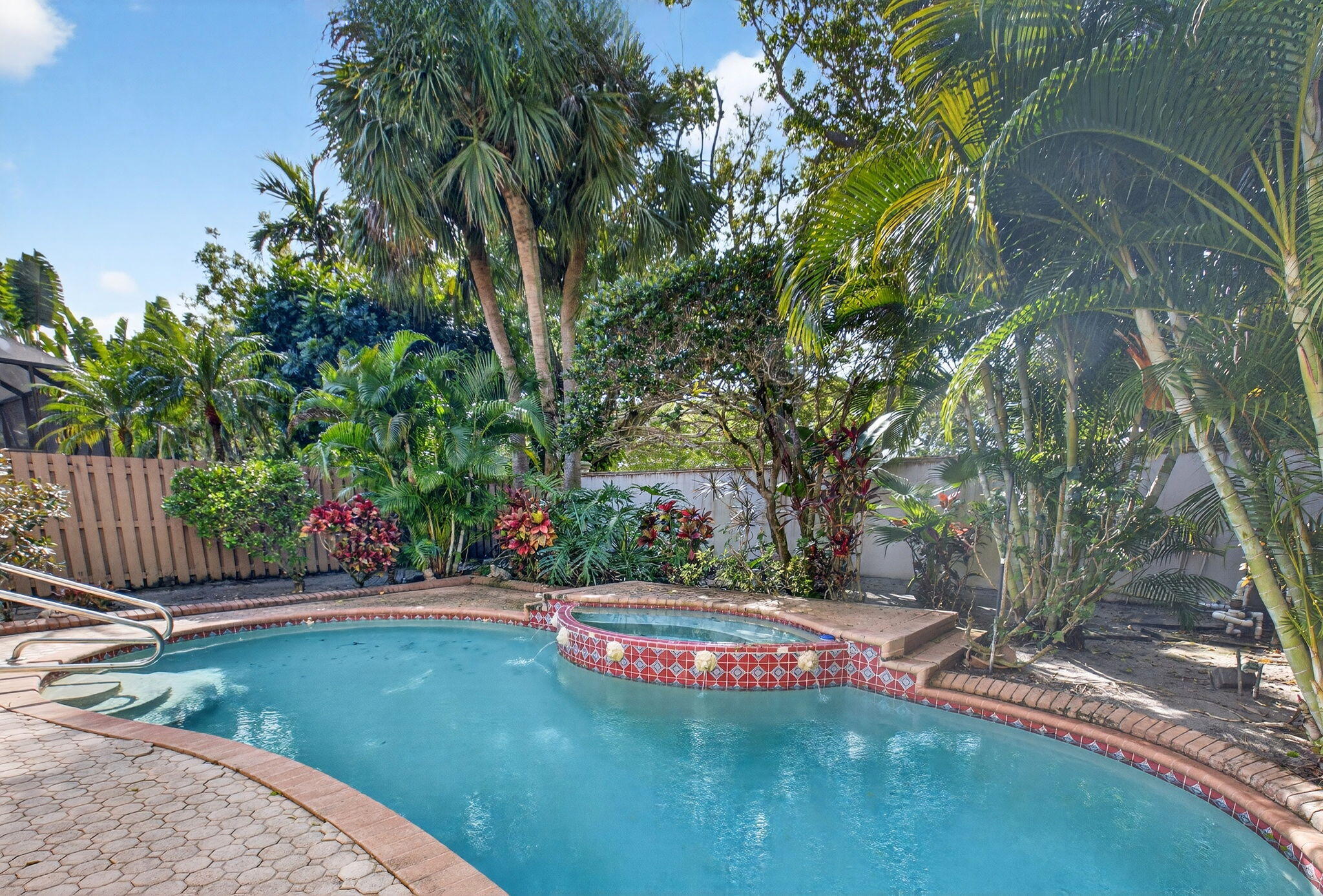 BANYANS - Residential