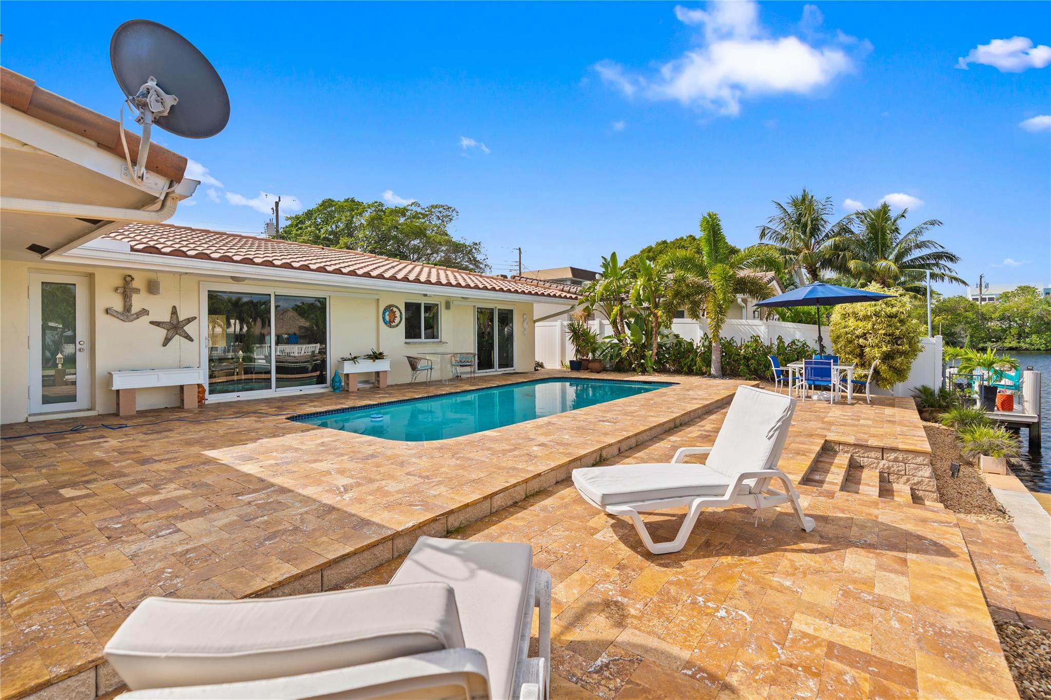 CORAL RIDGE ISLES 45-47 B - Residential