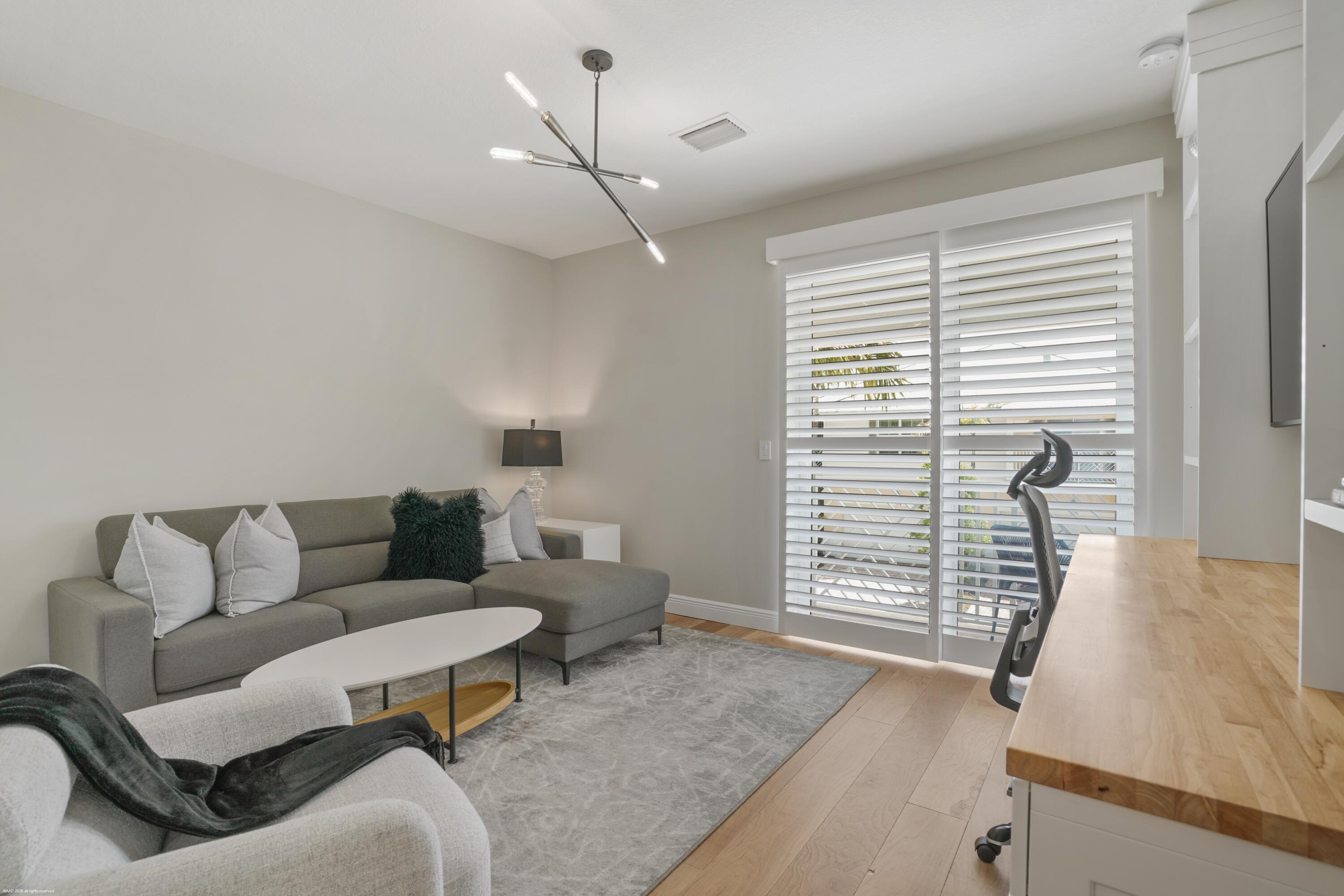 SOUTHAMPTON - Residential Lease