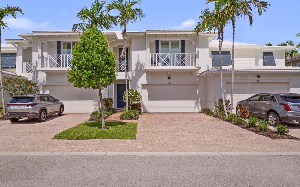Photo of 3121 Yorkshire Lane, Palm Beach Gardens, FL 33418 (MLS # B26026177)