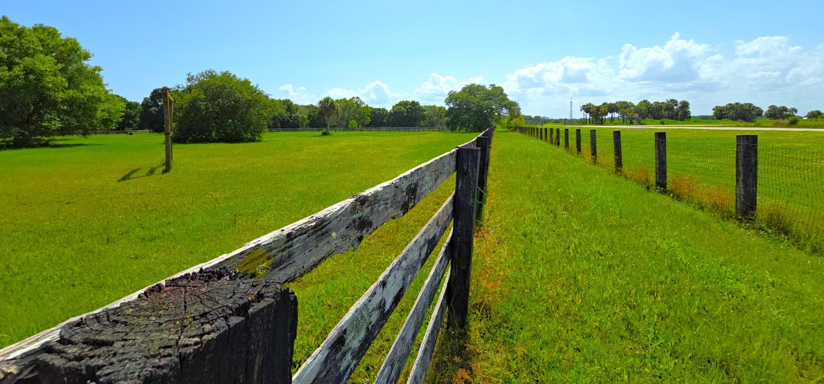 CONNERS GABLES - Land