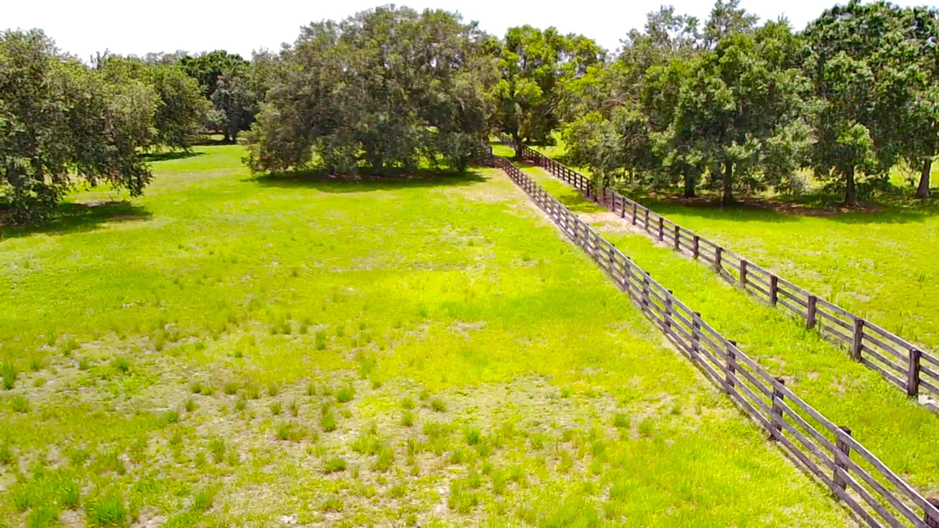 CONNERS GABLES - Land