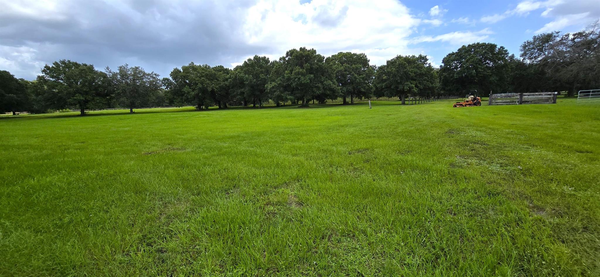 CONNERS GABLES - Land