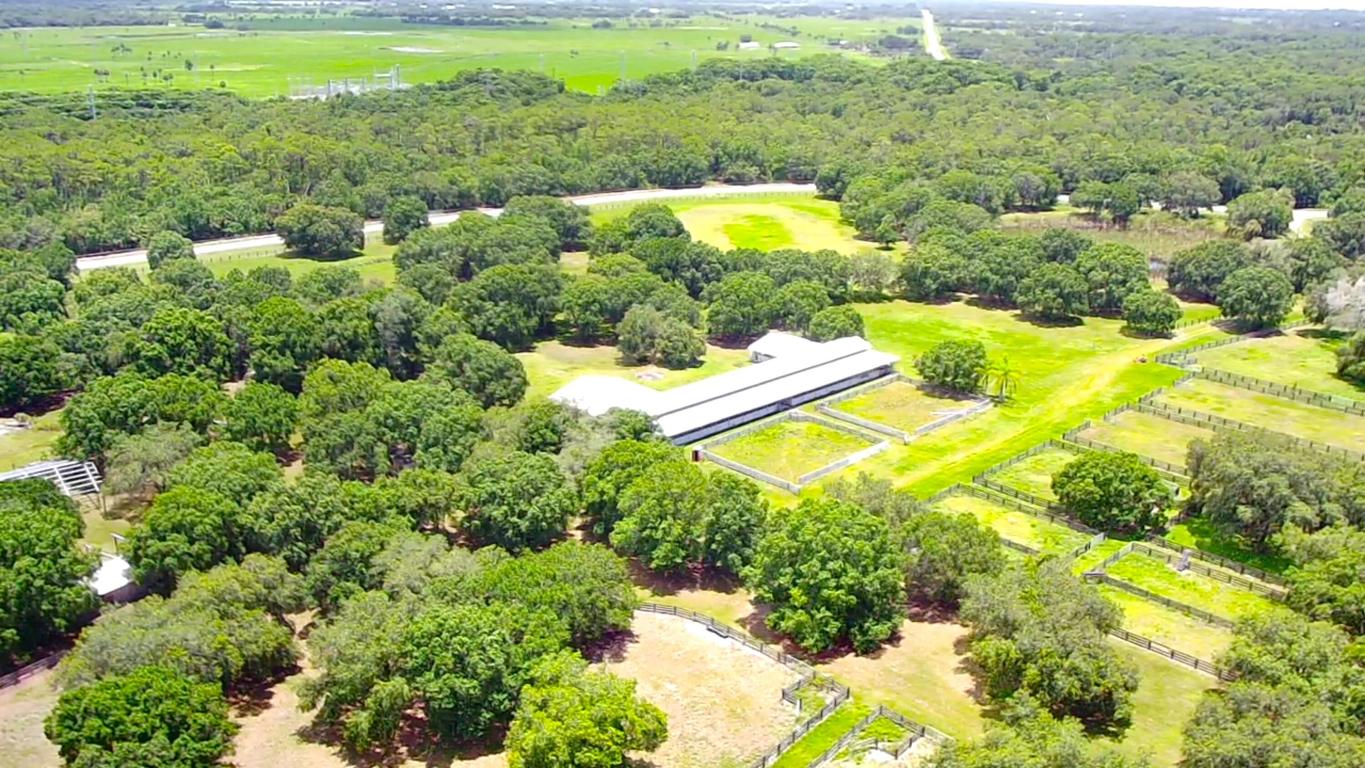 CONNERS GABLES - Land