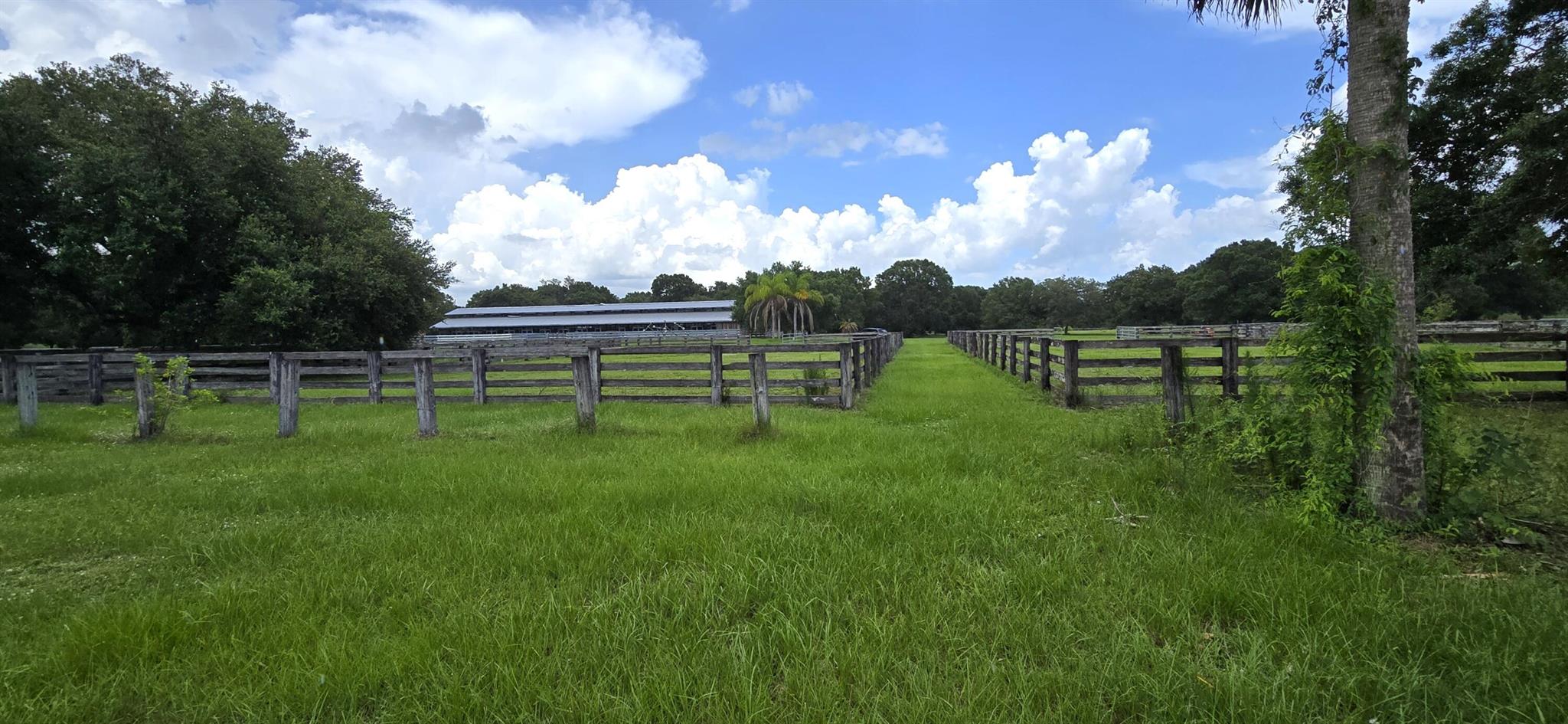 CONNERS GABLES - Land