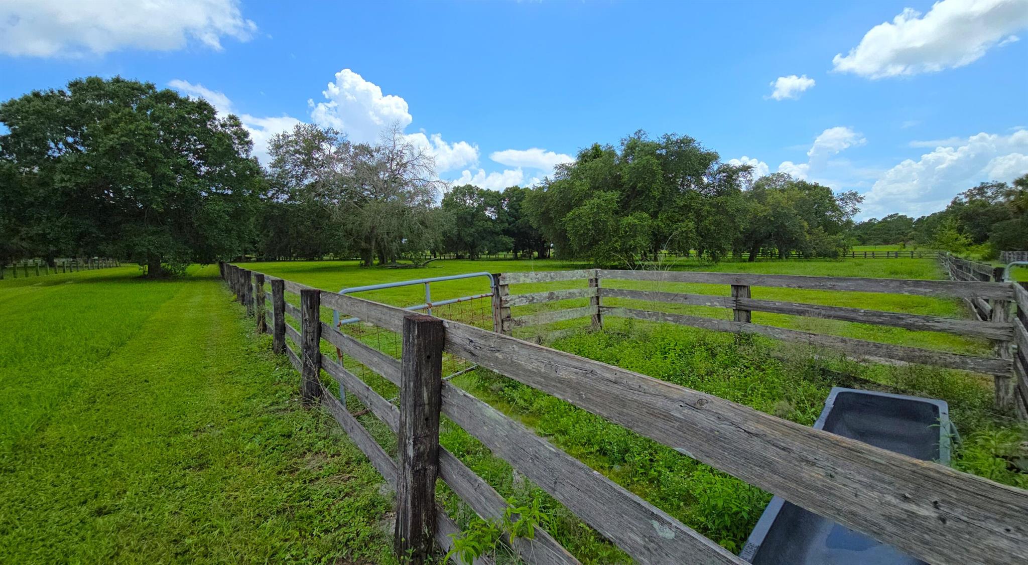 CONNERS GABLES - Land