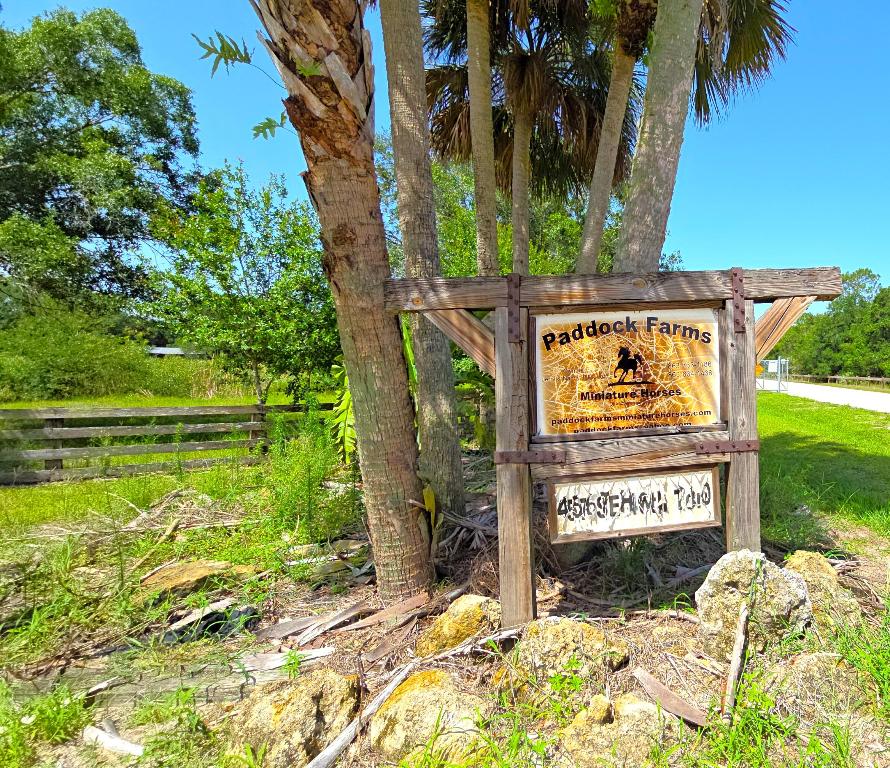 CONNERS GABLES - Land