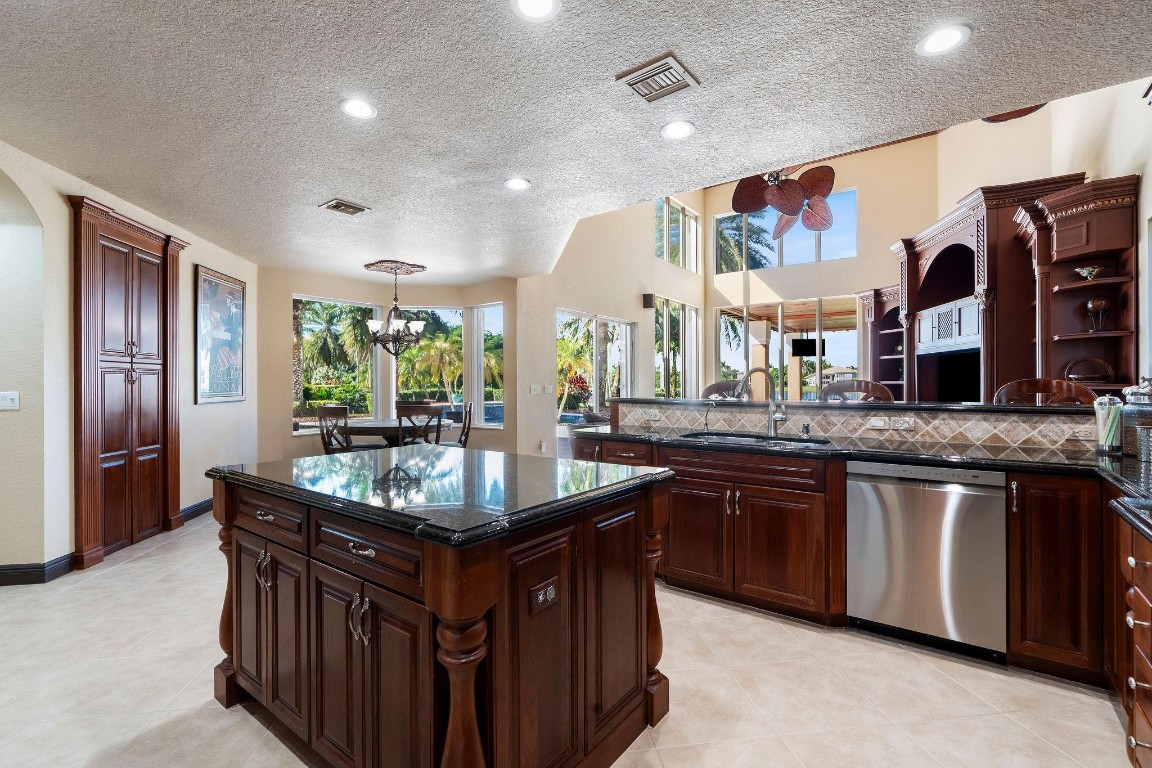 LONG LAKE RANCHES - Residential