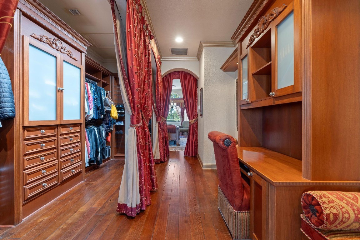 LONG LAKE RANCHES - Residential