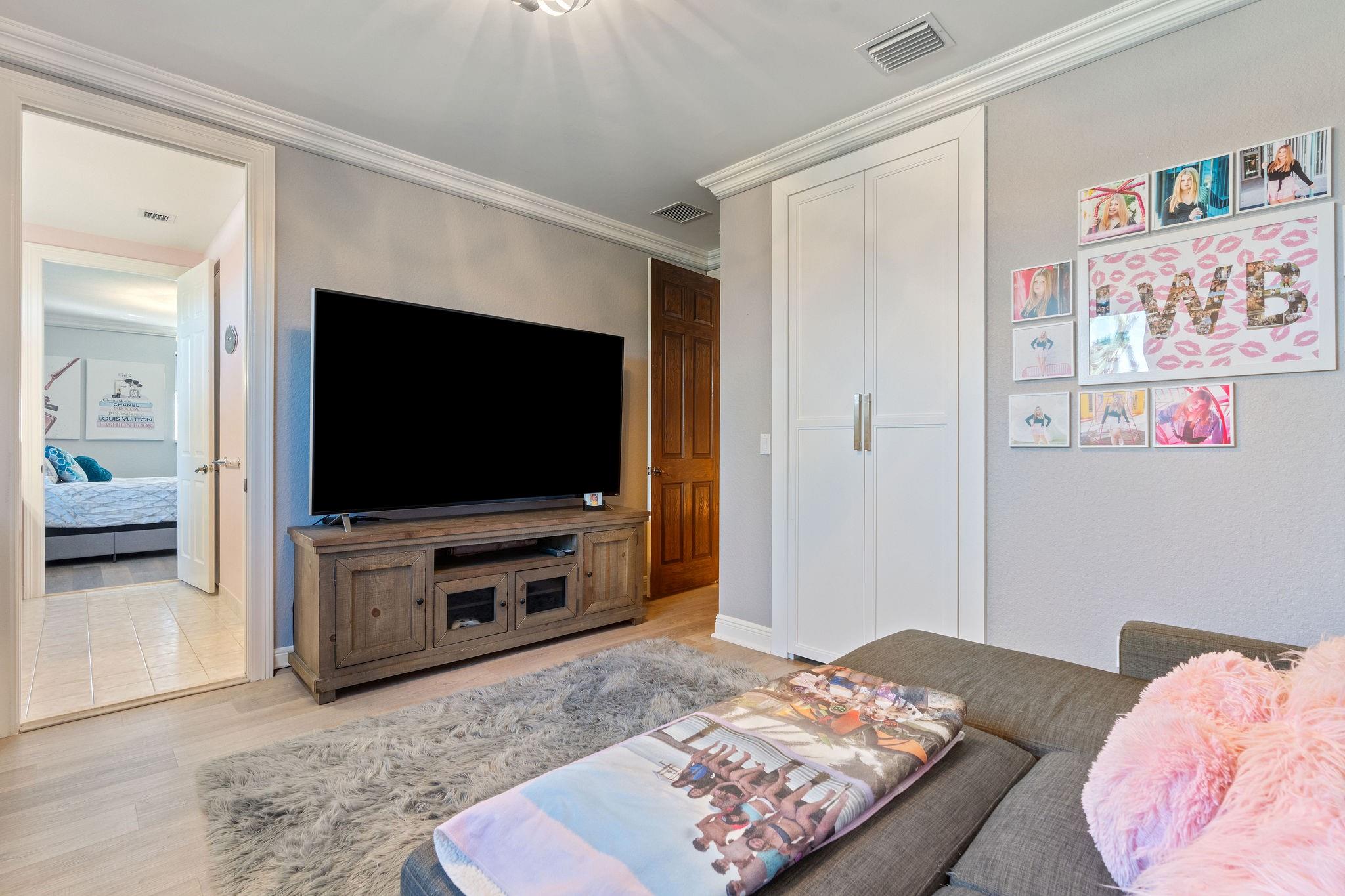 LONG LAKE RANCHES - Residential