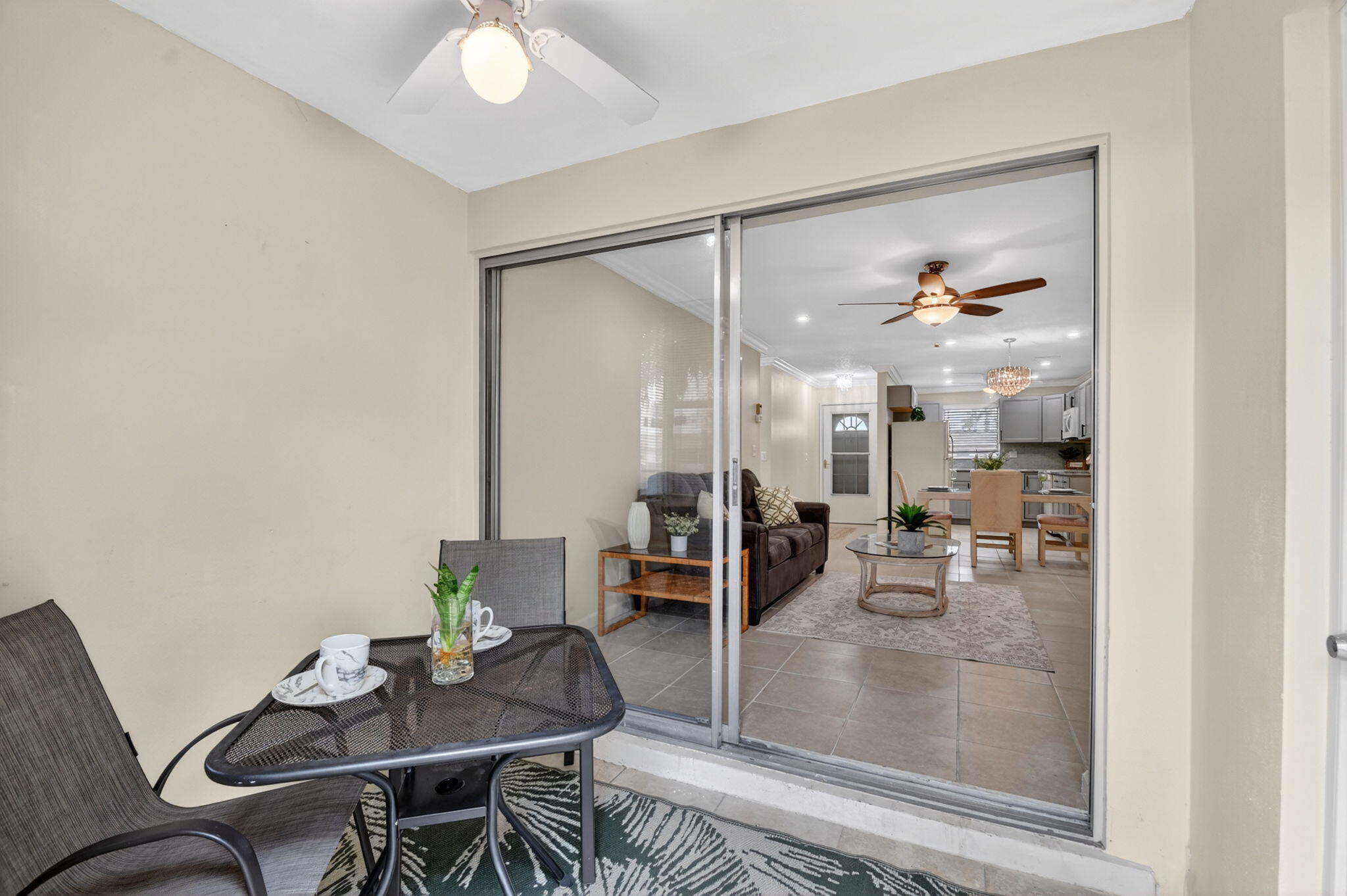 CRESTHAVEN VILLAS  NO 28 - Residential