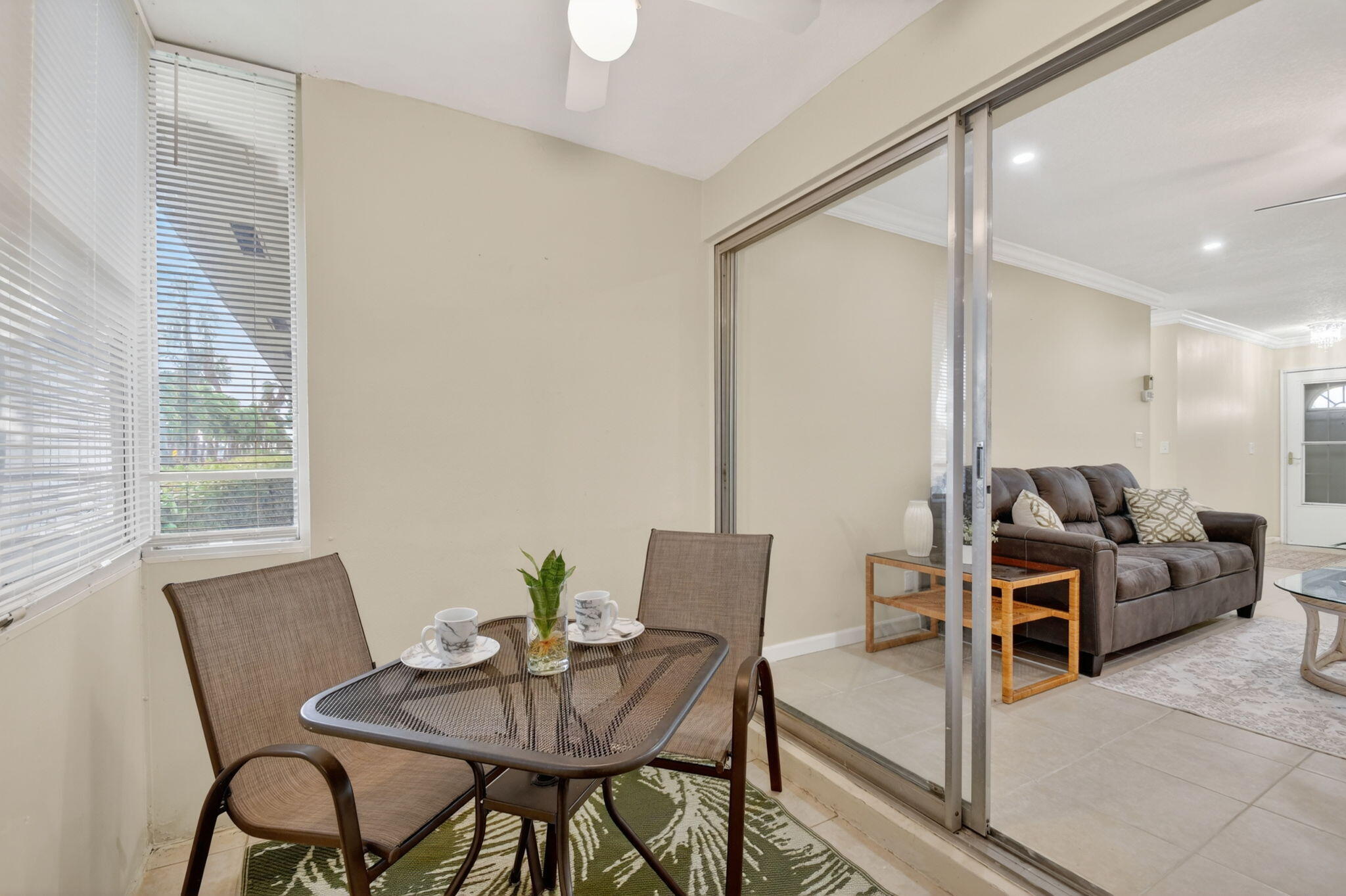 CRESTHAVEN VILLAS  NO 28 - Residential