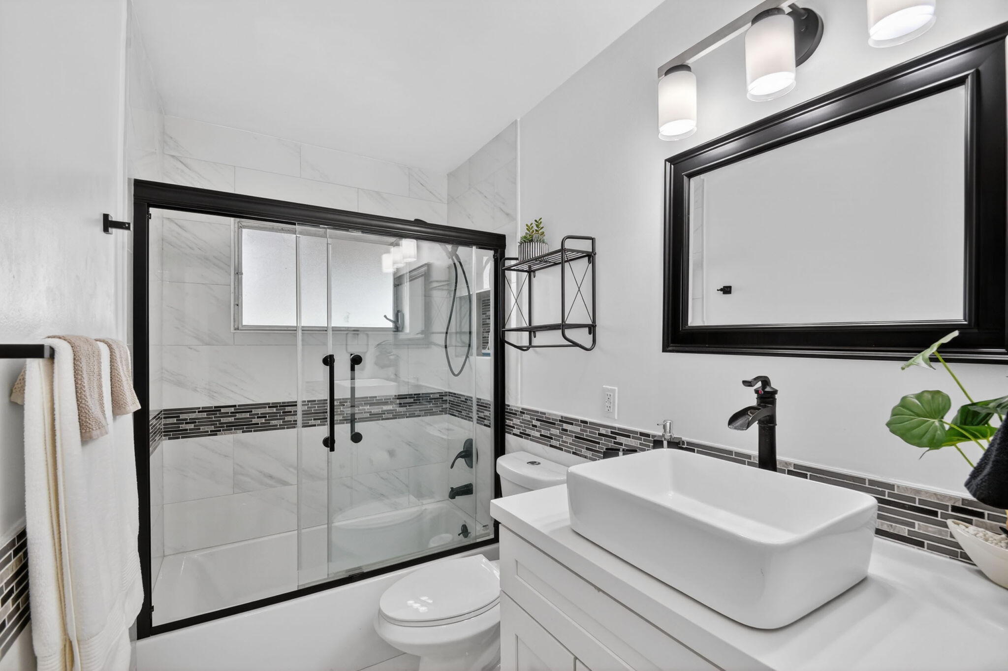 CRESTHAVEN VILLAS  NO 28 - Residential