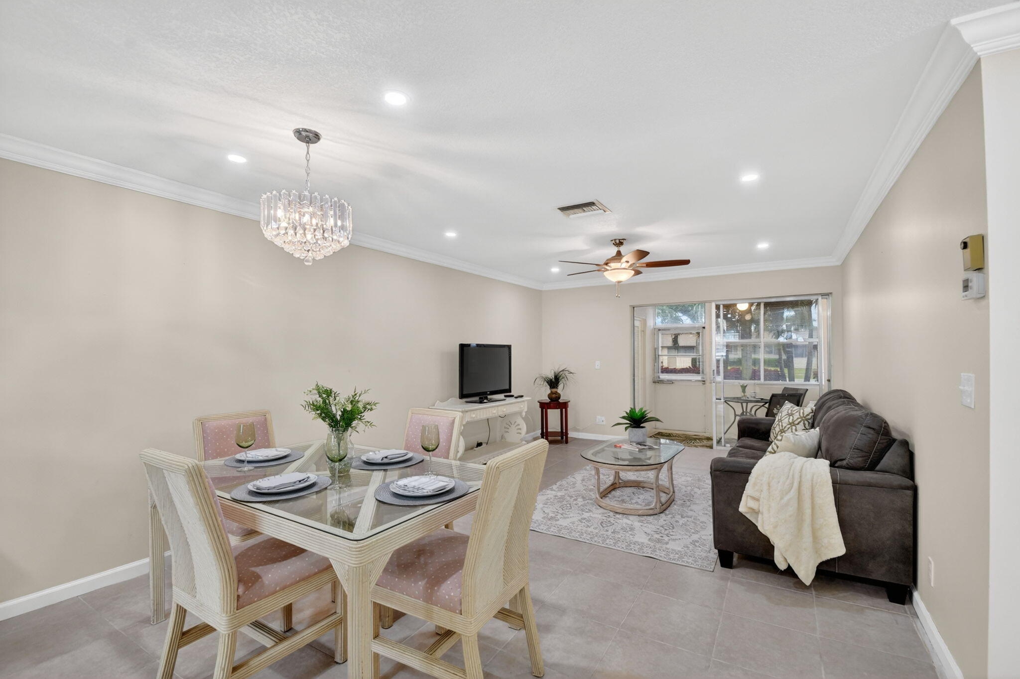 CRESTHAVEN VILLAS  NO 28 - Residential