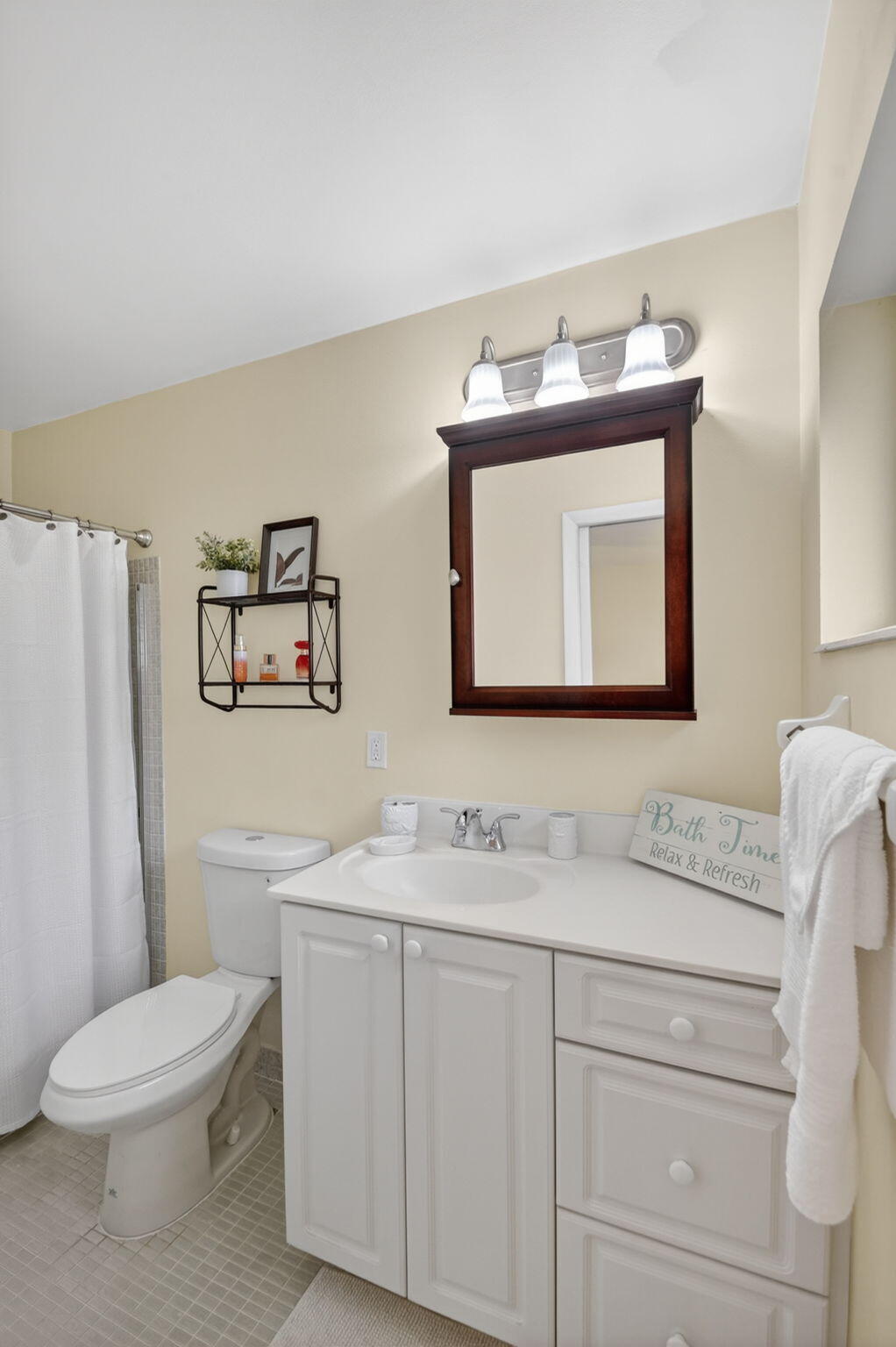CRESTHAVEN VILLAS  NO 28 - Residential