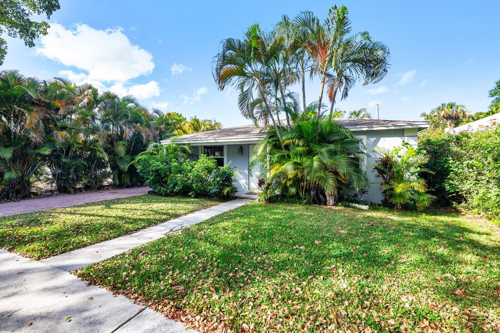 Photo of 1013 Upland Road, West Palm Beach, FL 33401 (MLS # R11165574)