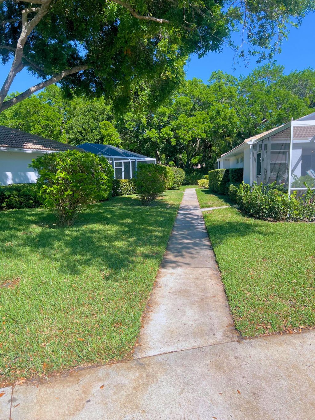 Photo of 2802 Pin Oak Court, Palm Beach Gardens, FL 33410 (MLS # B26010256)