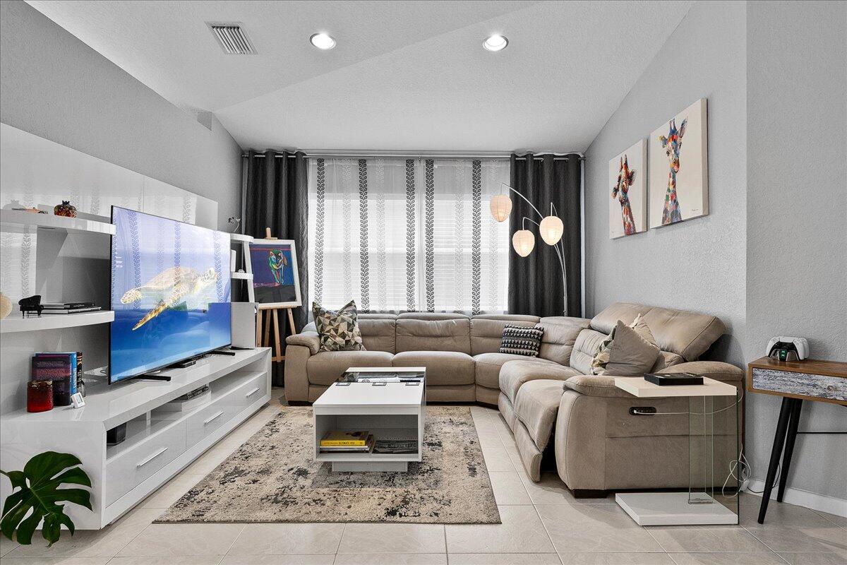 Properties 15151 Banbury Way