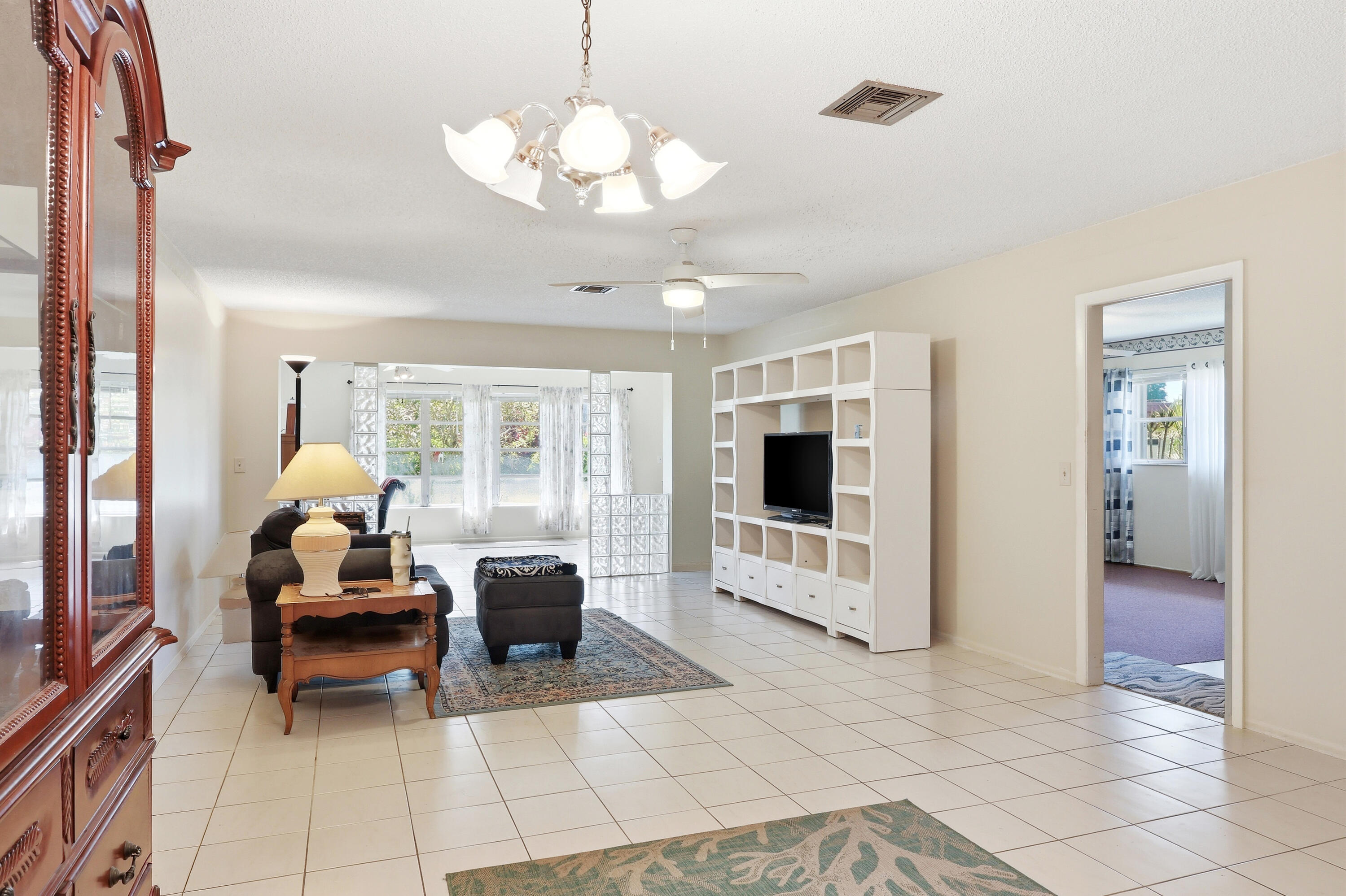 CRESTHAVEN CONDO TOWNHOMES SEC 3 - Residential