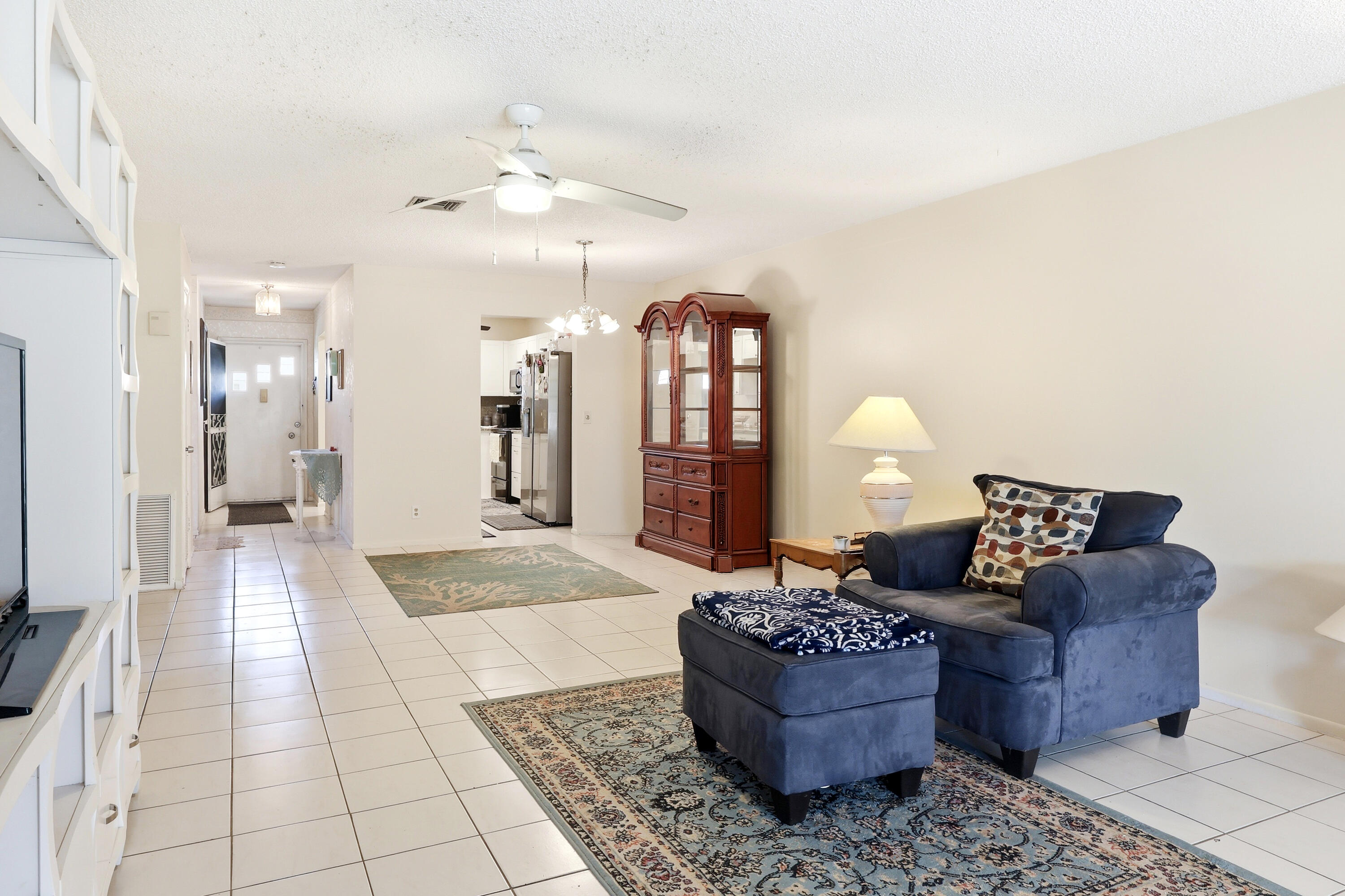 CRESTHAVEN CONDO TOWNHOMES SEC 3 - Residential