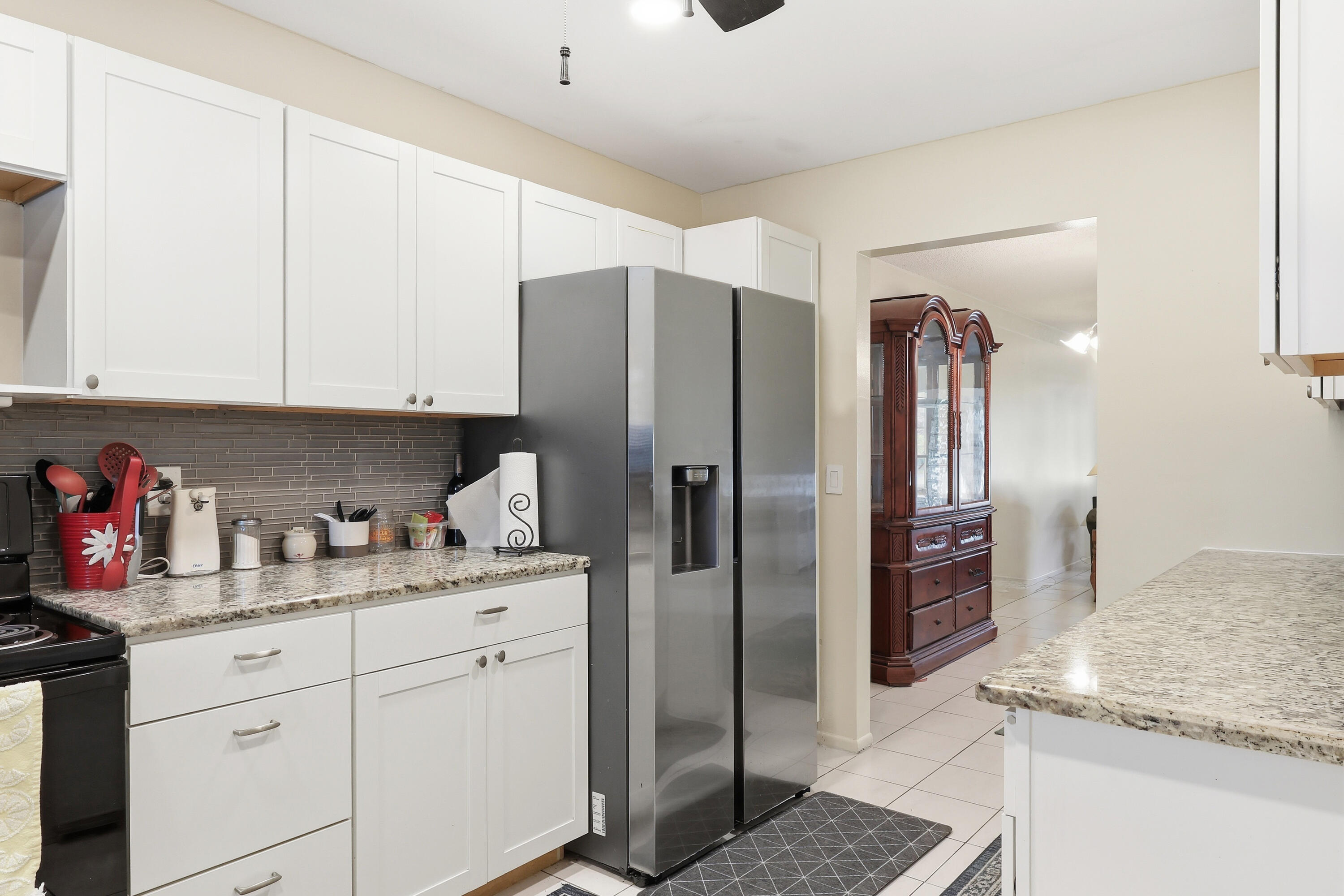 CRESTHAVEN CONDO TOWNHOMES SEC 3 - Residential