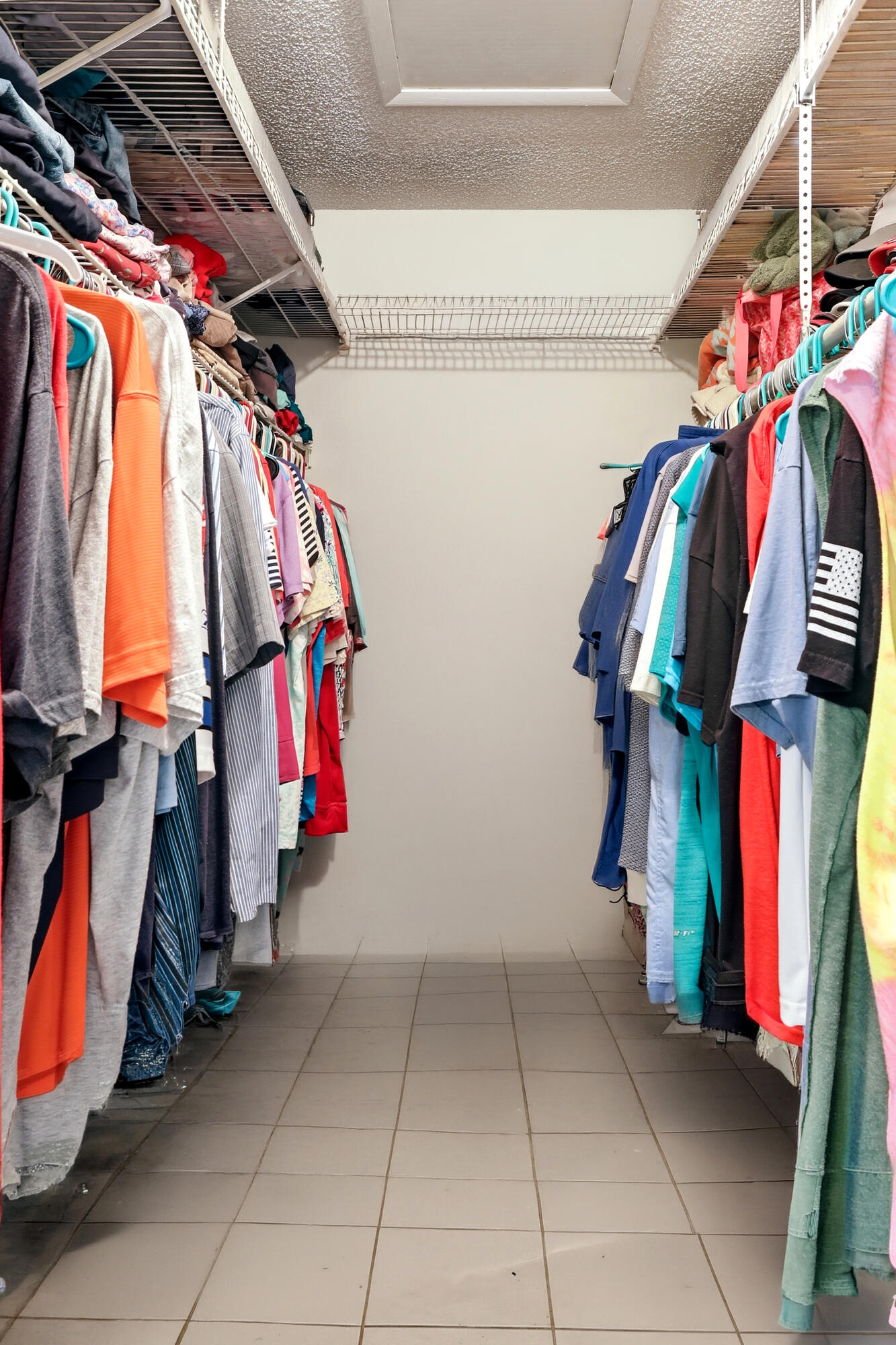 CRESTHAVEN CONDO TOWNHOMES SEC 3 - Residential