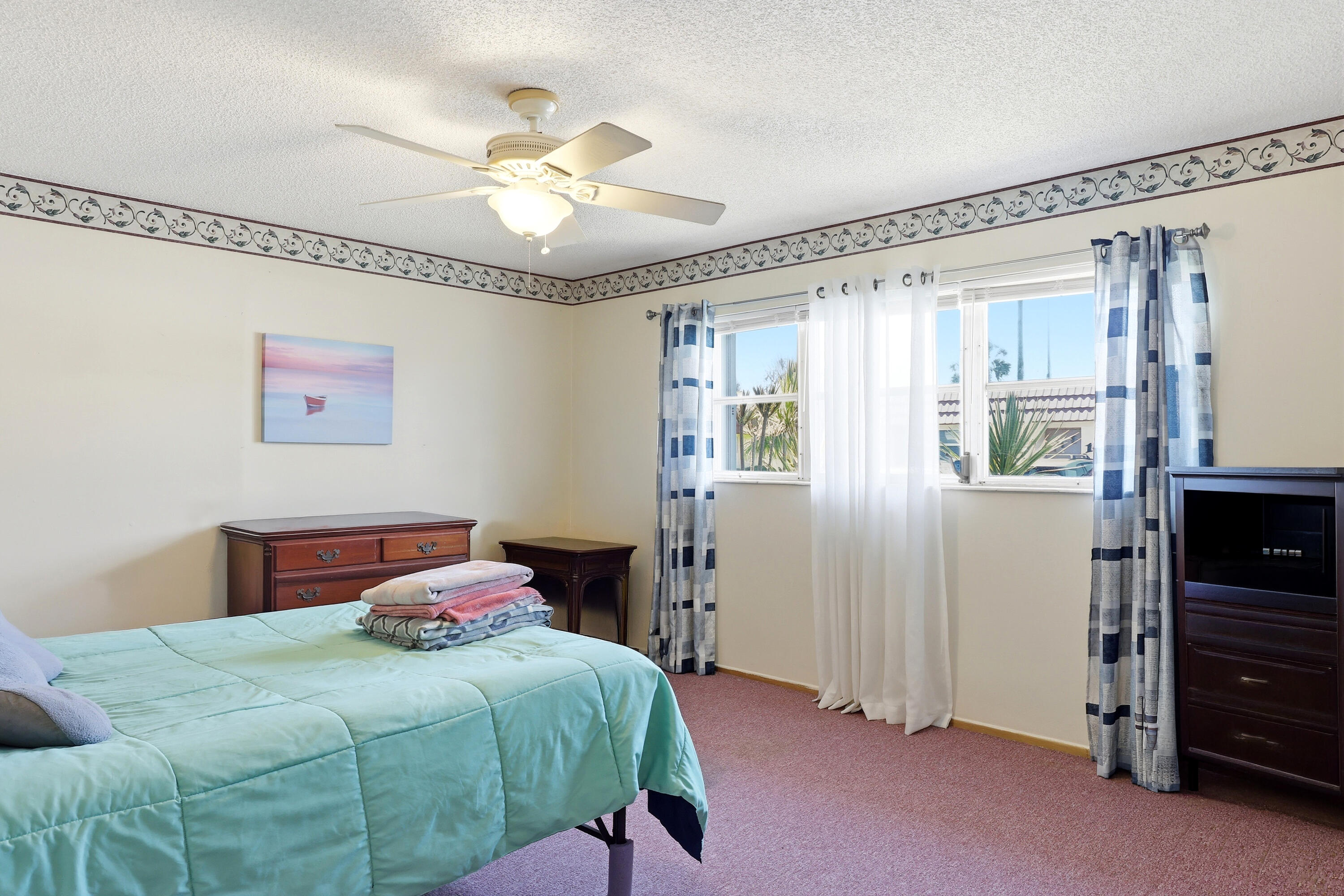 CRESTHAVEN CONDO TOWNHOMES SEC 3 - Residential