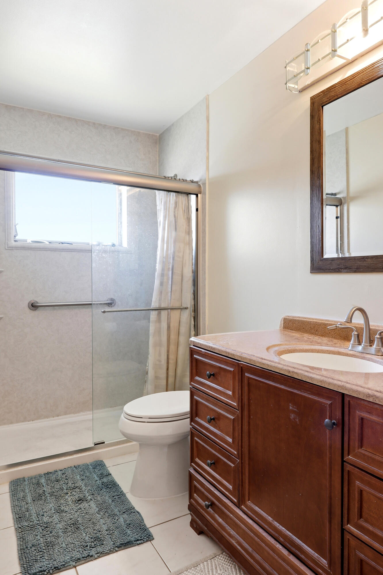 CRESTHAVEN CONDO TOWNHOMES SEC 3 - Residential