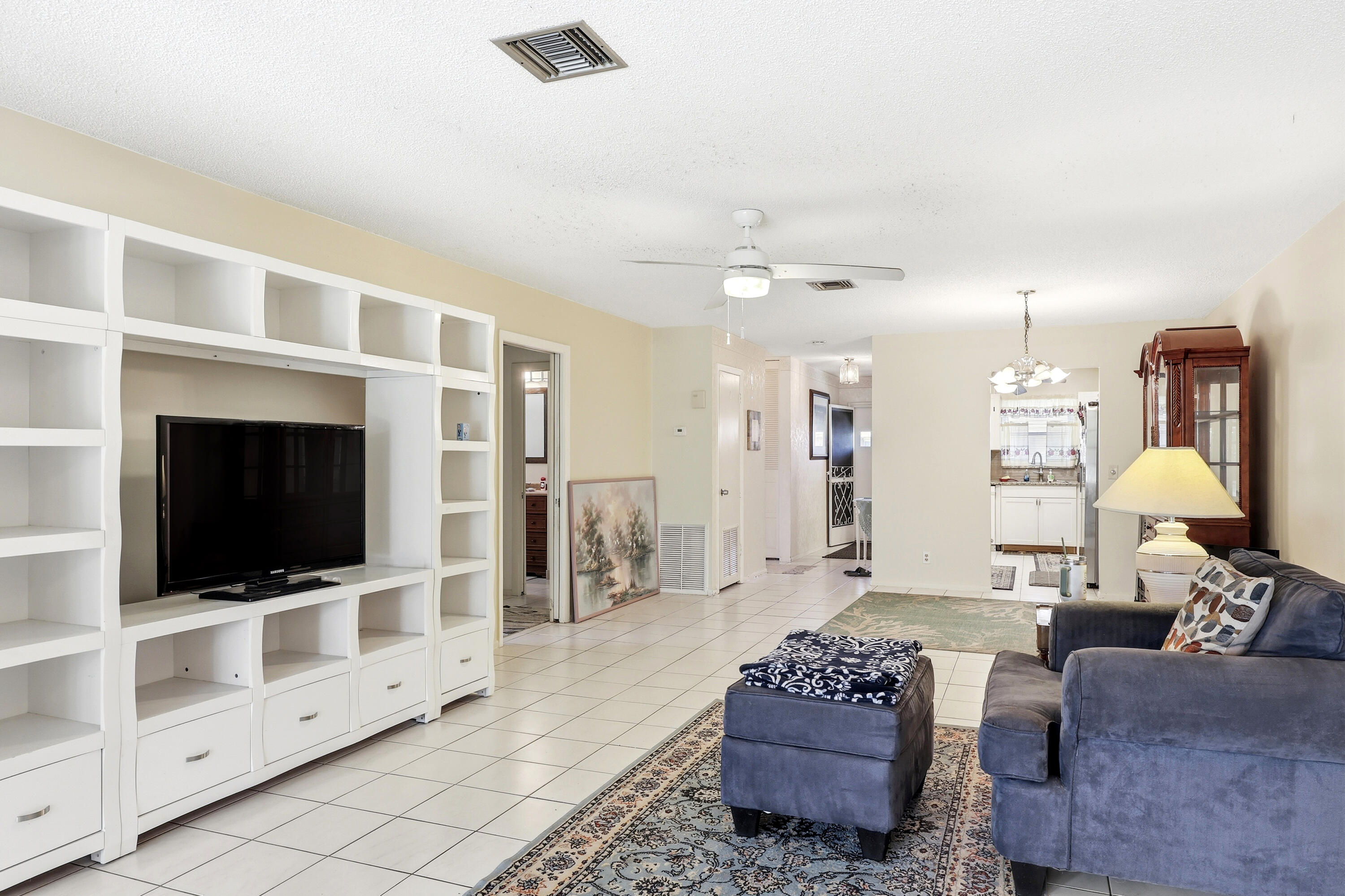 CRESTHAVEN CONDO TOWNHOMES SEC 3 - Residential