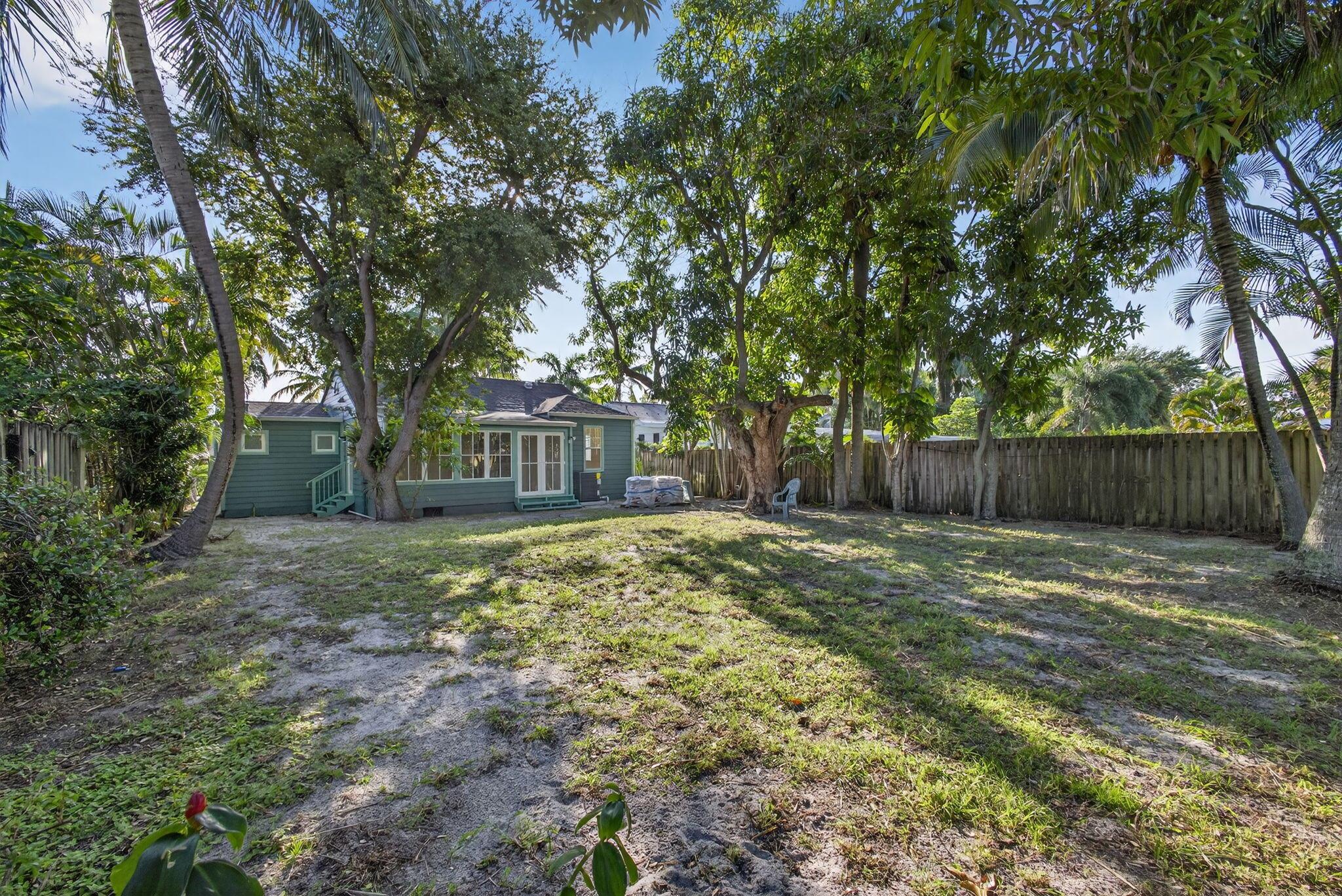 LAKE WORTH TOWN OF - Residential