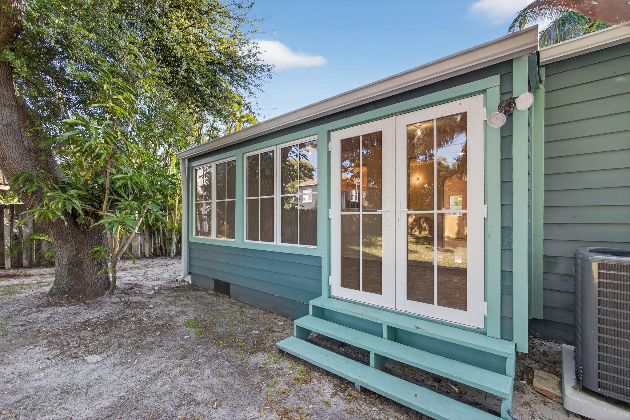 LAKE WORTH TOWN OF - Residential