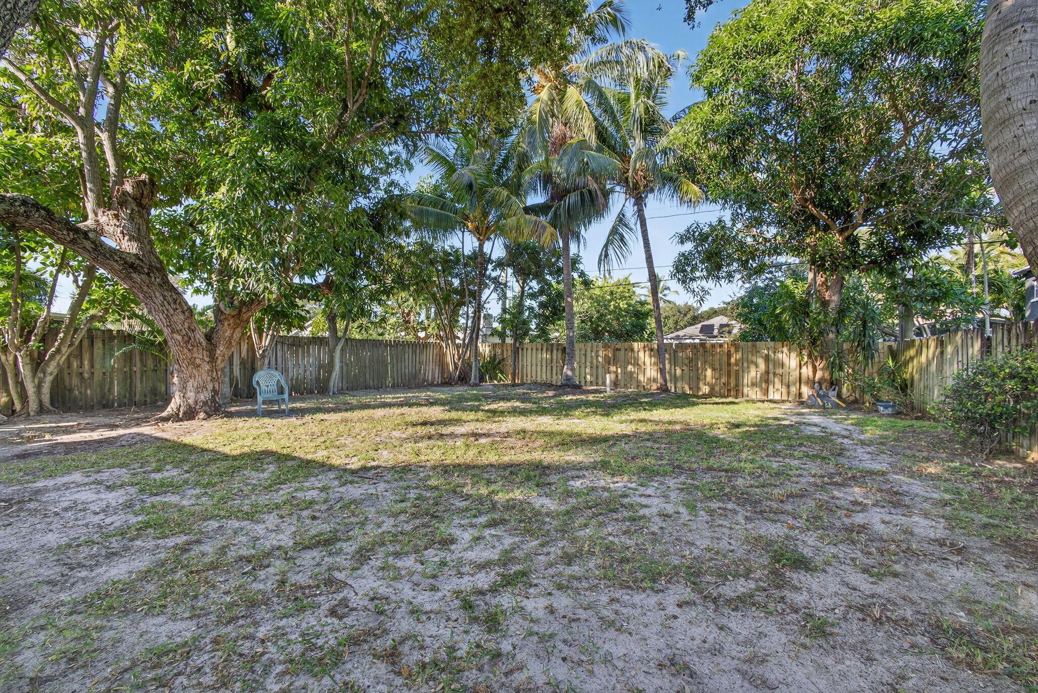 LAKE WORTH TOWN OF - Residential