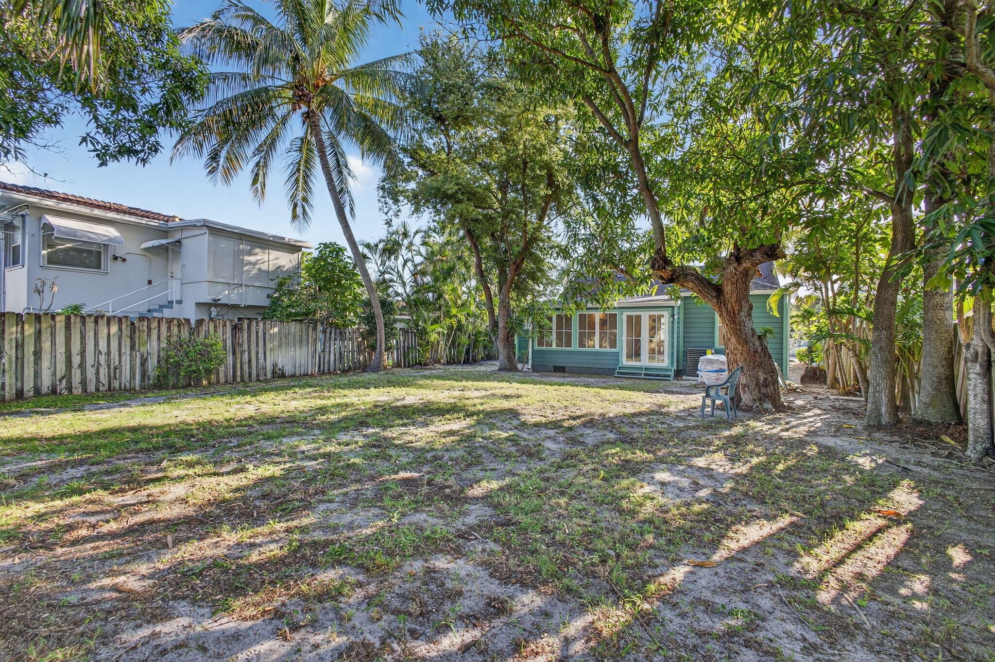 LAKE WORTH TOWN OF - Residential