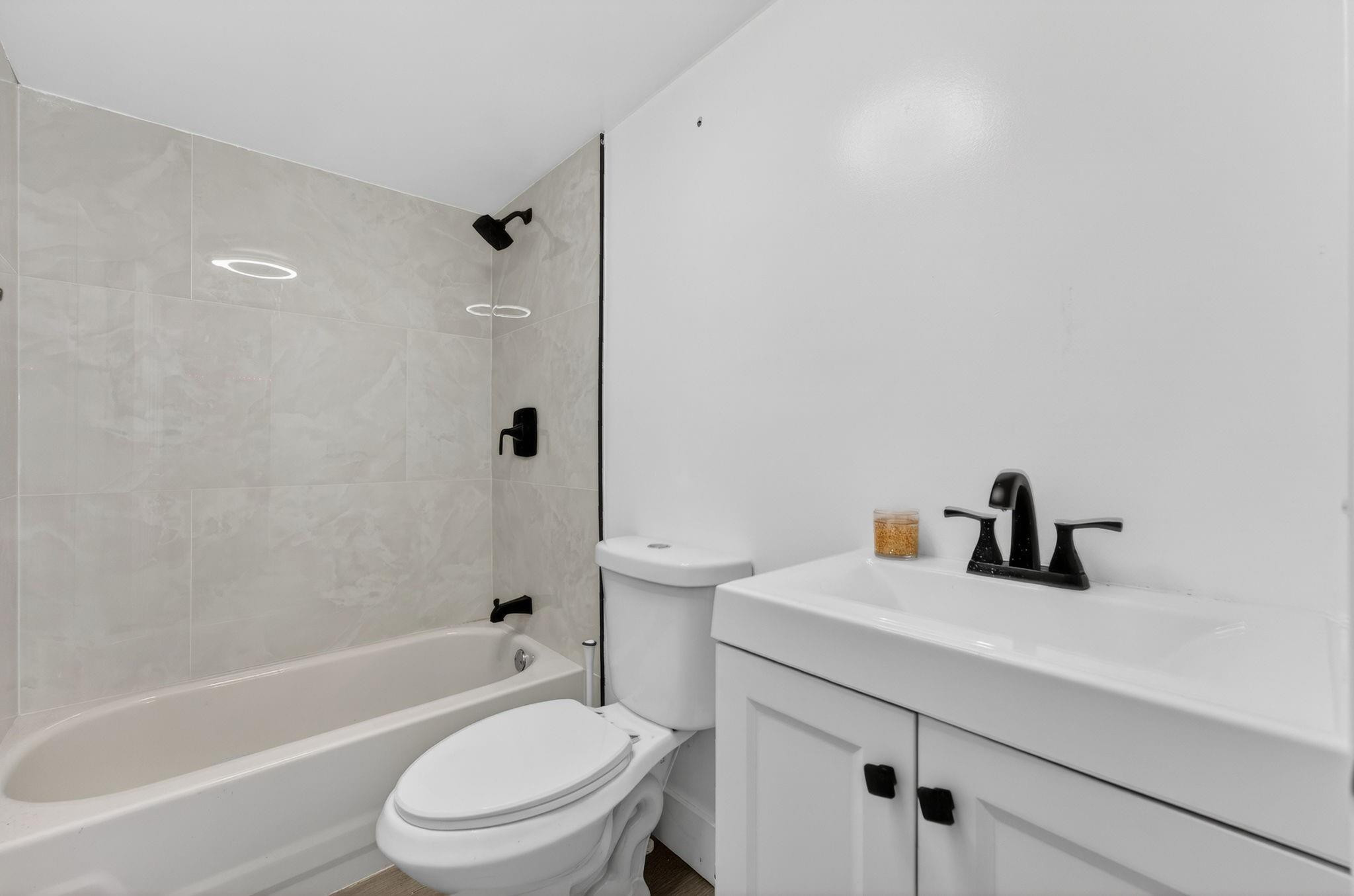 HERITAGE PARK 103-50 B - Residential