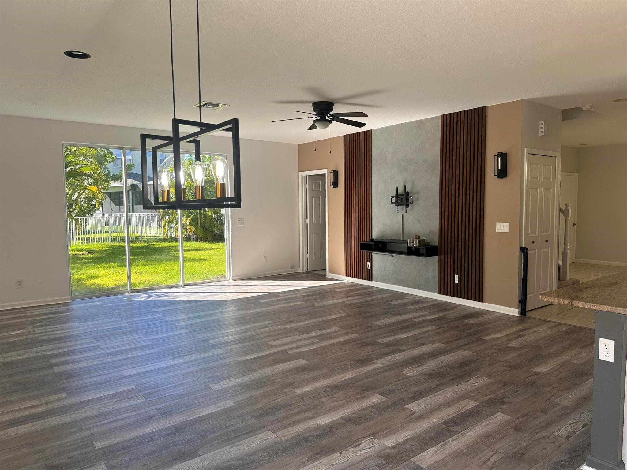 VIZCAYA FALLS PLAT 1 - Residential Lease