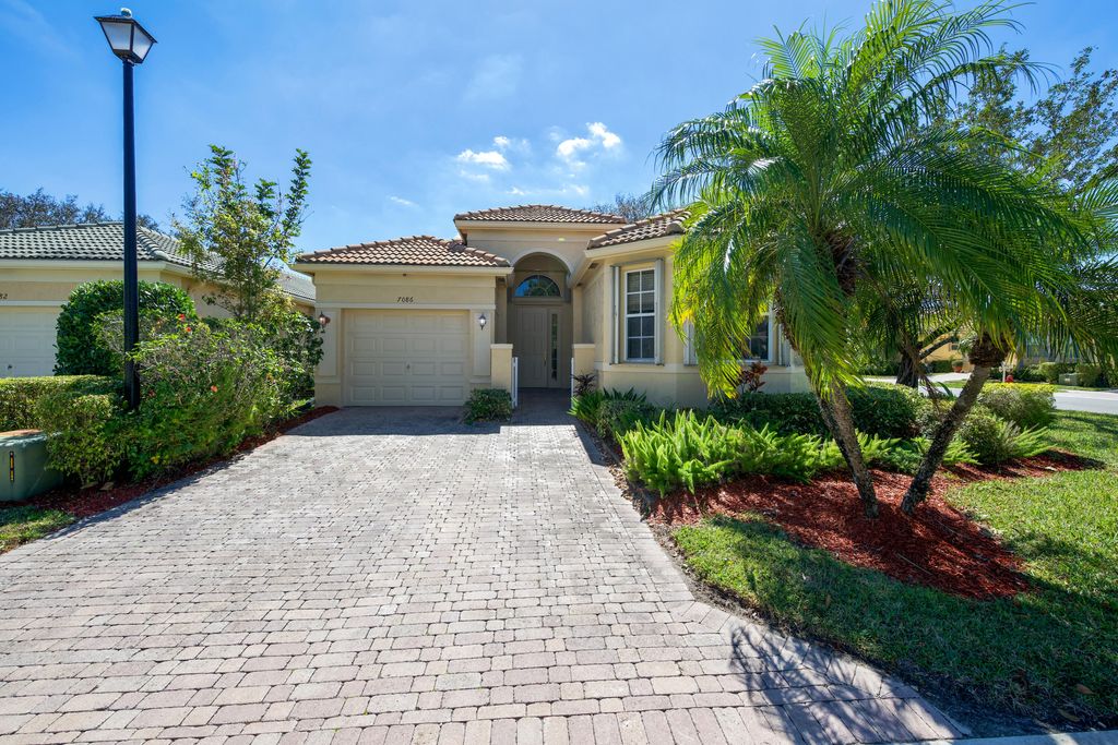 Photo of 7086 Del Corso Lane, Delray Beach, FL 33446 (MLS # R11168692)
