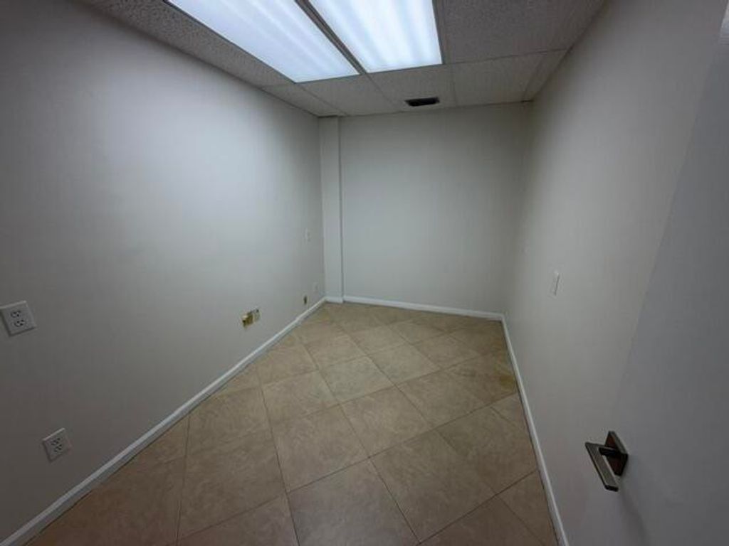 Photo of 169 Tequesta Drive #21e, Jupiter, FL 33469 (MLS # B26025906)